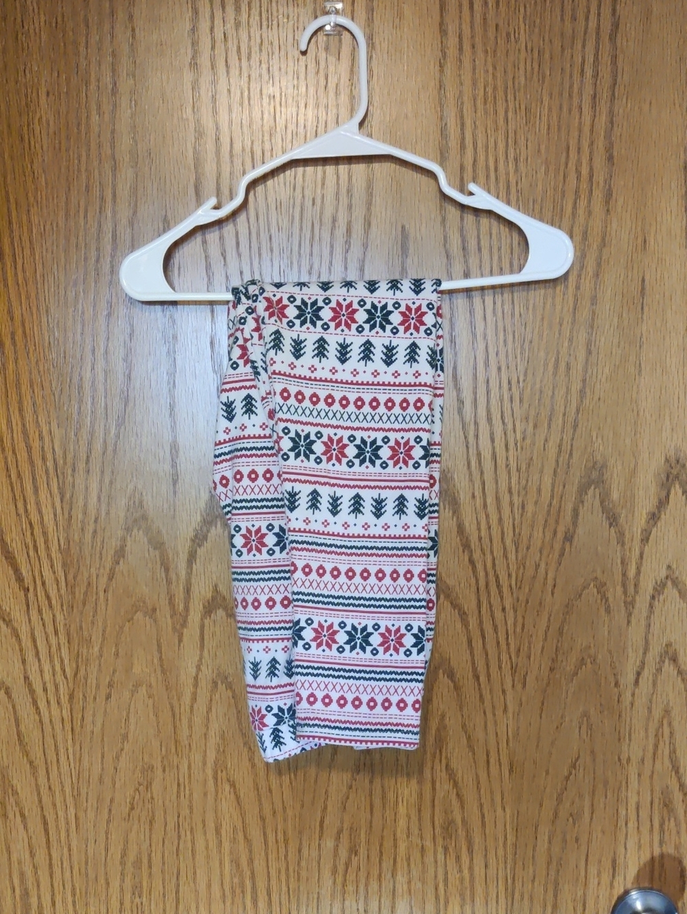 (⭐5/20) The Children's Place Red, Green & White Holiday Print Leggings
